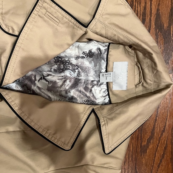 H&M trench coat khaki with black trim GUC - Picture 3 of 3